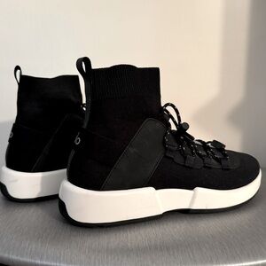 Alo Women’s Wanderer Sneaker, size 8, worn maybe twice